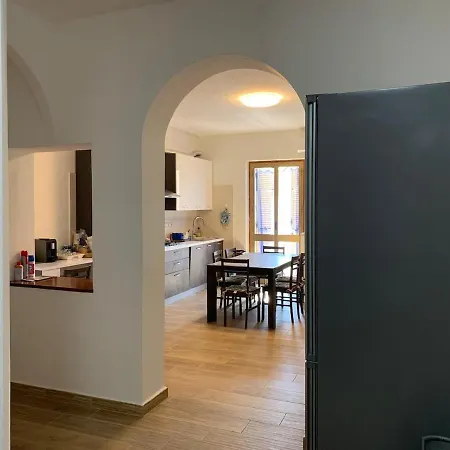 Iknos Vacanze Apartment *